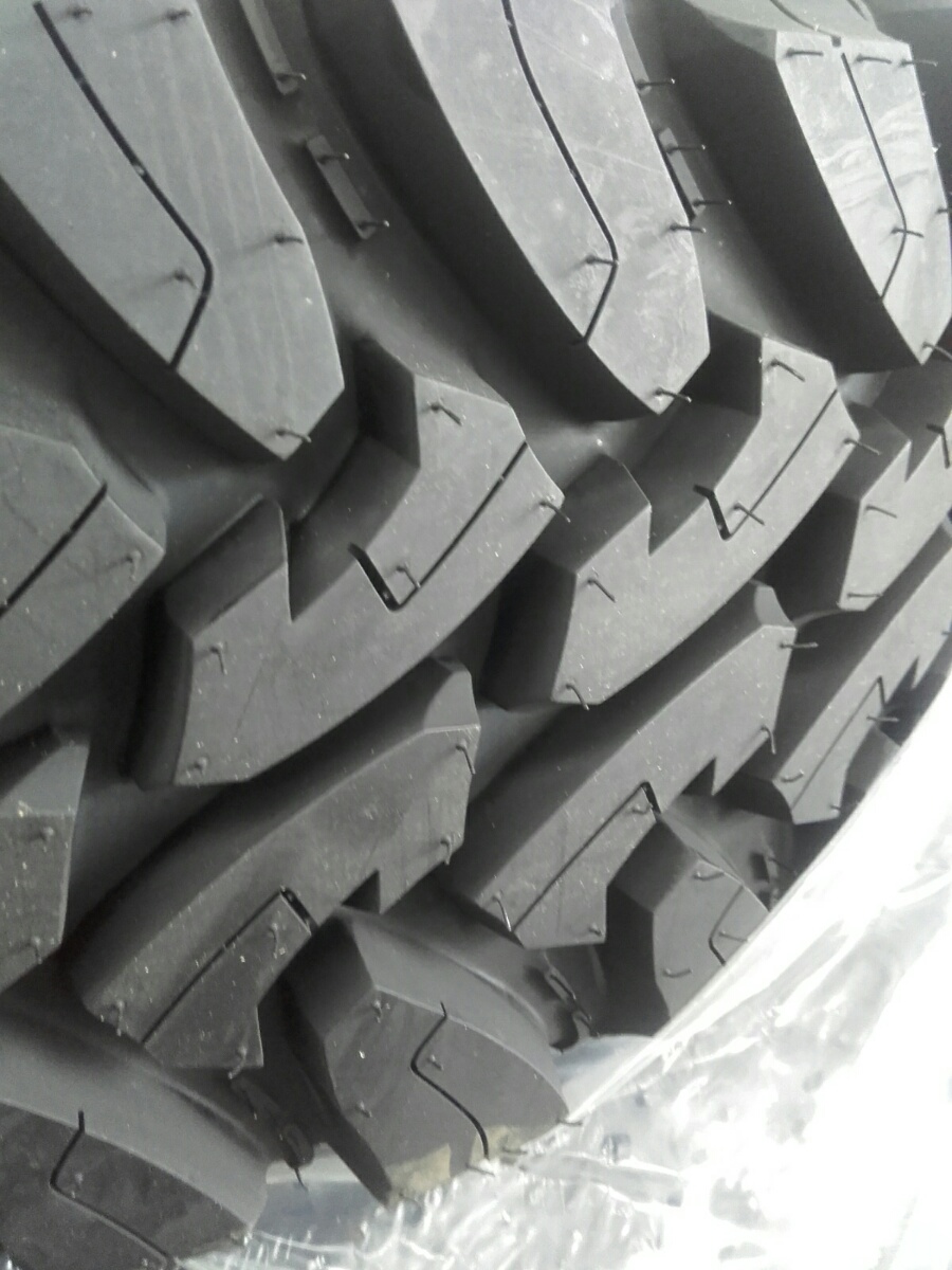Toyo OPEN COUNTRY M/T 255/85R16